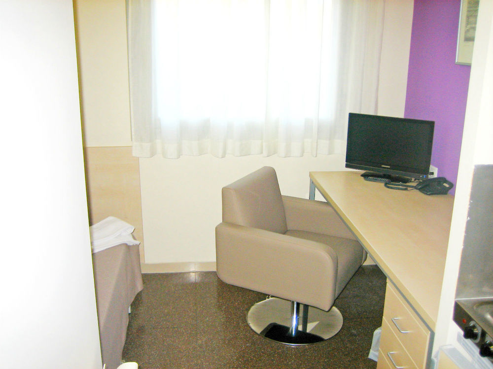 Residencia Universitaria Resa Los Abedules Pamplona Exterior foto